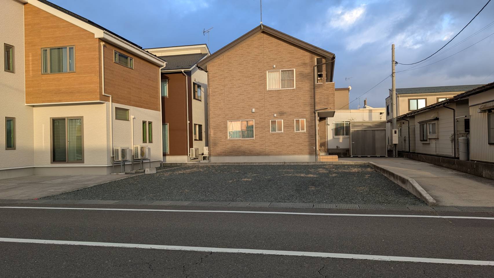 小中野ユニバースまで徒歩約5分、人気の青葉です。建築条件付。