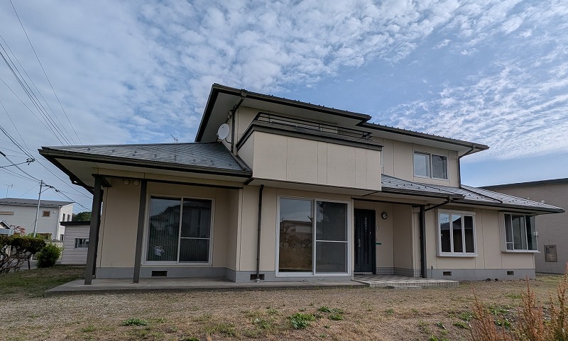 部屋数多く、収納もたっぷり、ゆとりある間取りです。閑静な住宅街です。